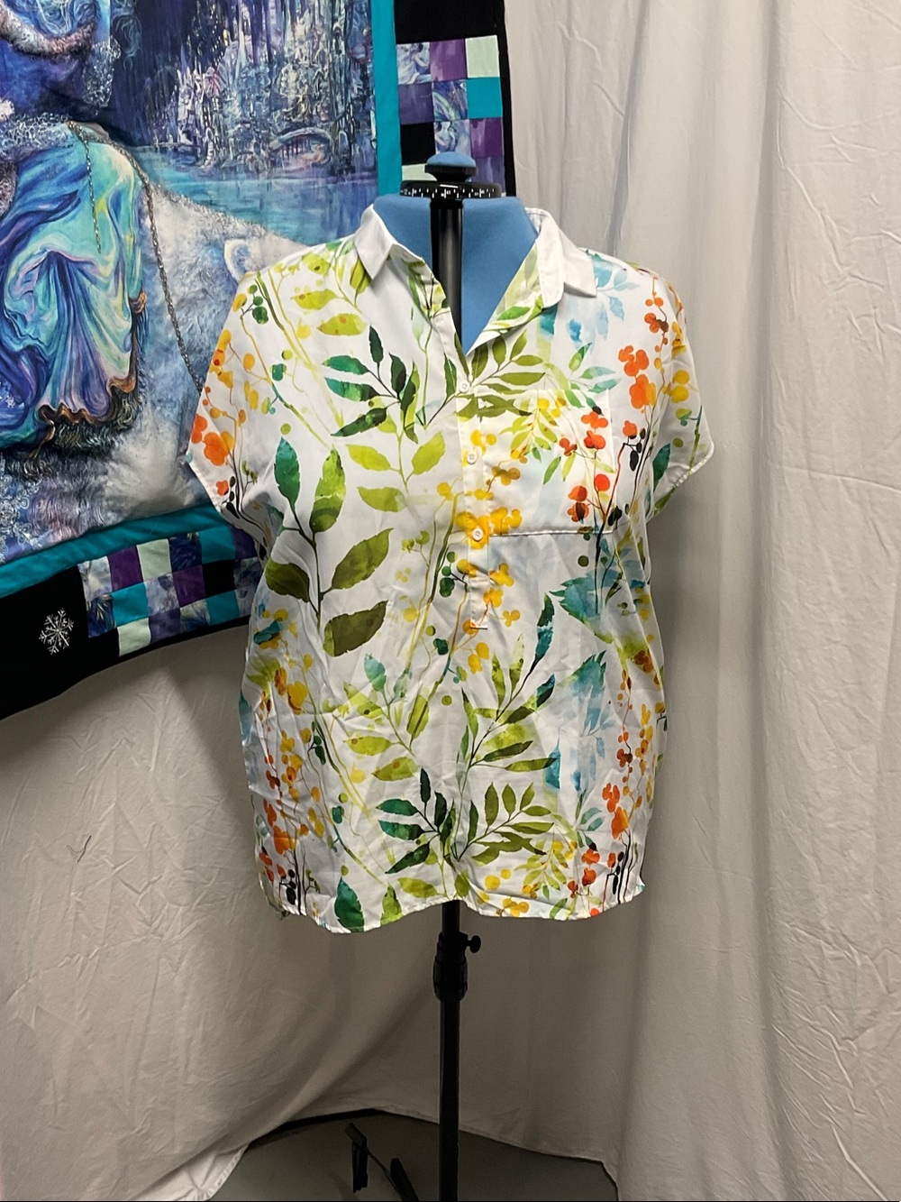 SHEIN White Short-Sleeve Button Front Blouse with Green & Orange Leaf Print